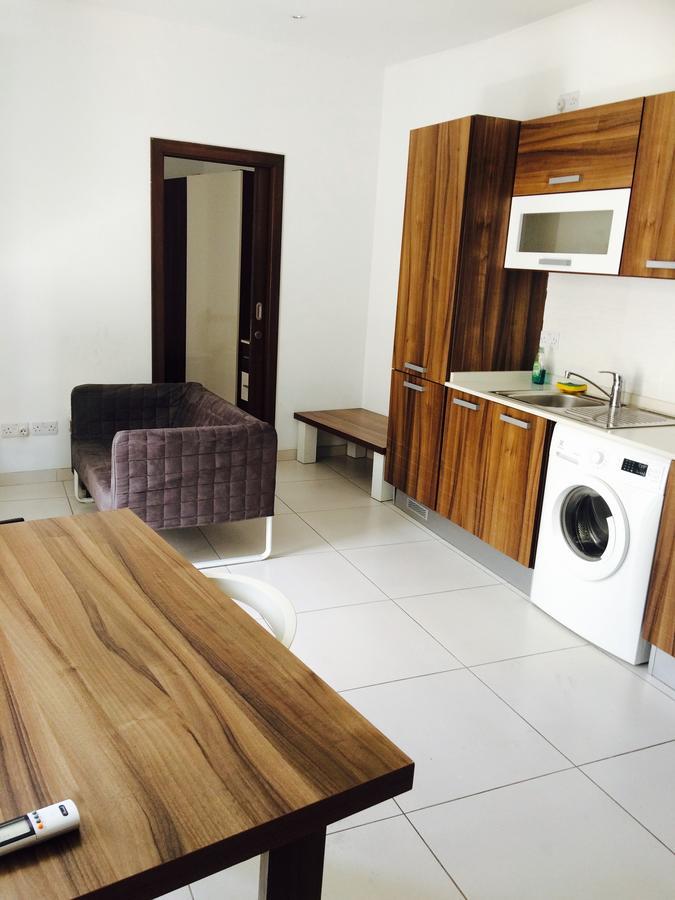 Paceville Montecarlo Apartments Saint Julian's Bagian luar foto